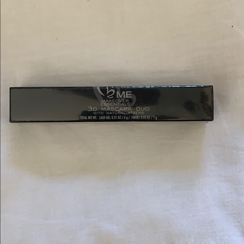Me MAKEOVER ESSENTIALS 3D MASCARA DUO NIB